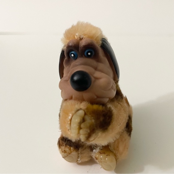 Vintage Wrinkles Hound Hugger Dog Plush Doll - Picture 4 of 16